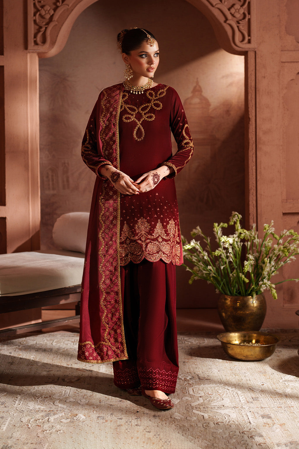 IV-58 راگنی EMBROIDERED VELVET