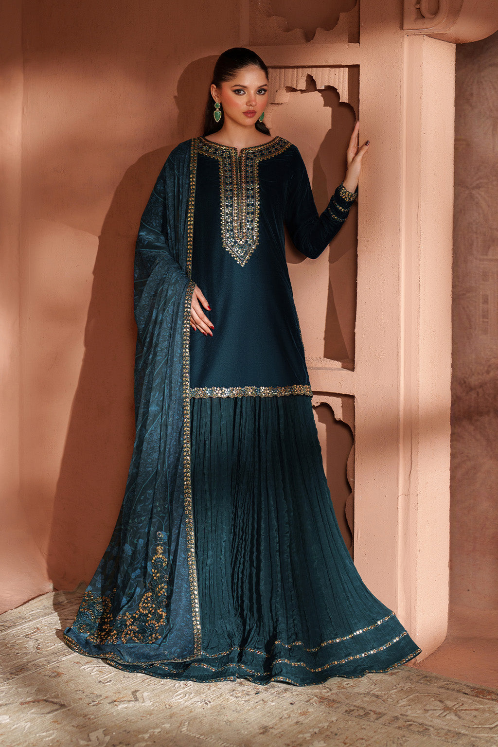 IV-64 راگنی EMBROIDERED VELVET