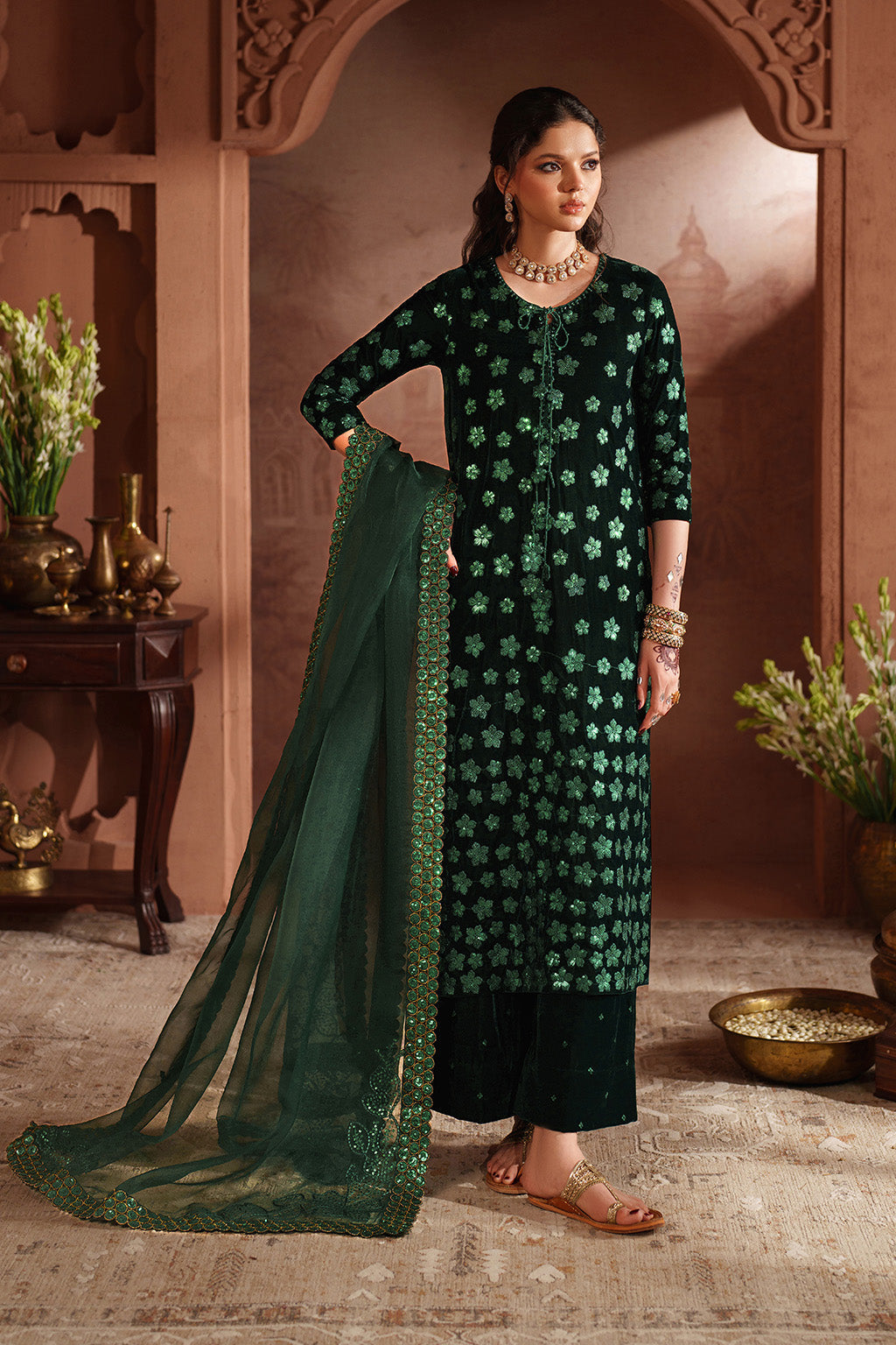 IV-60 راگنی EMBROIDERED VELVET