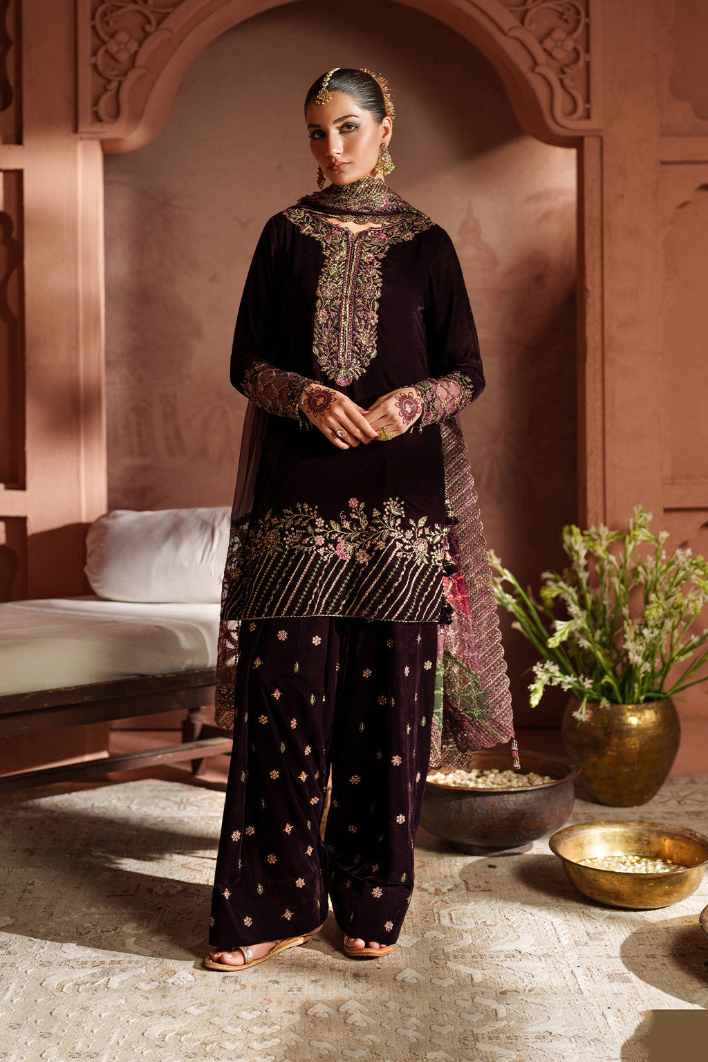 IV-61 راگنی EMBROIDERED VELVET
