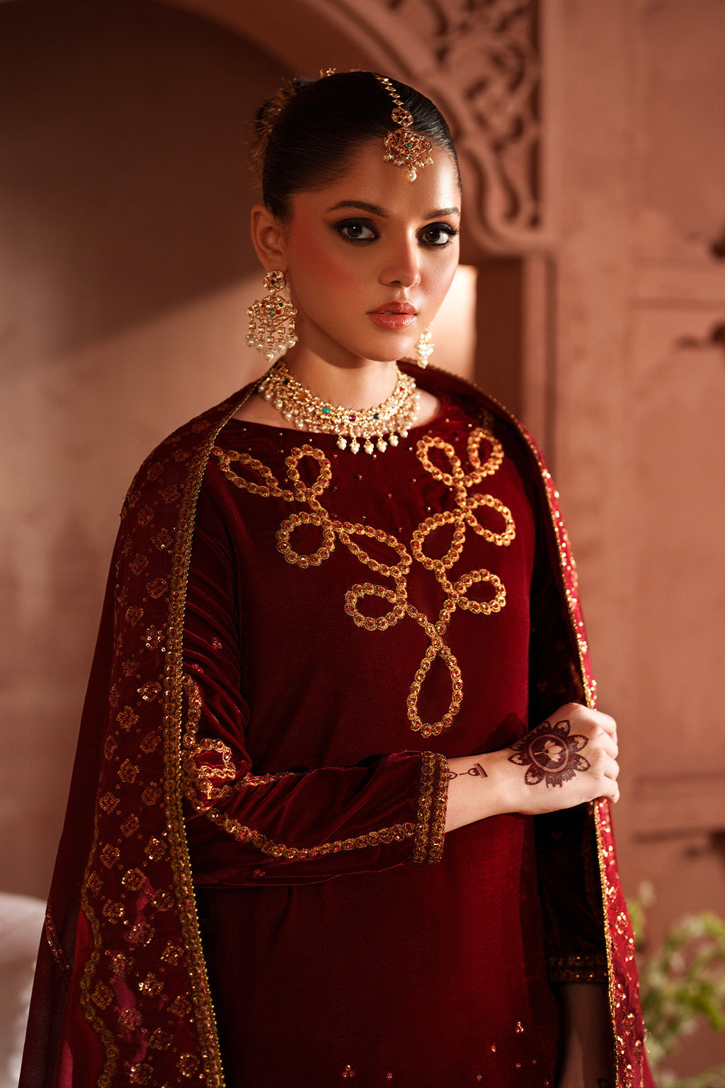 IV-58 راگنی EMBROIDERED VELVET