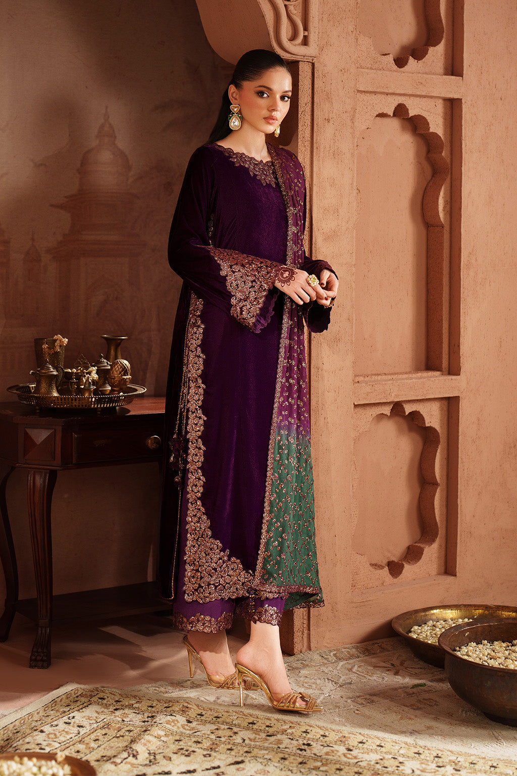 IV-57 راگنی EMBROIDERED VELVET
